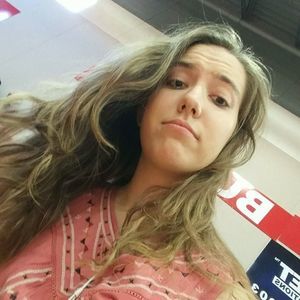 Meet your Posher, Danae